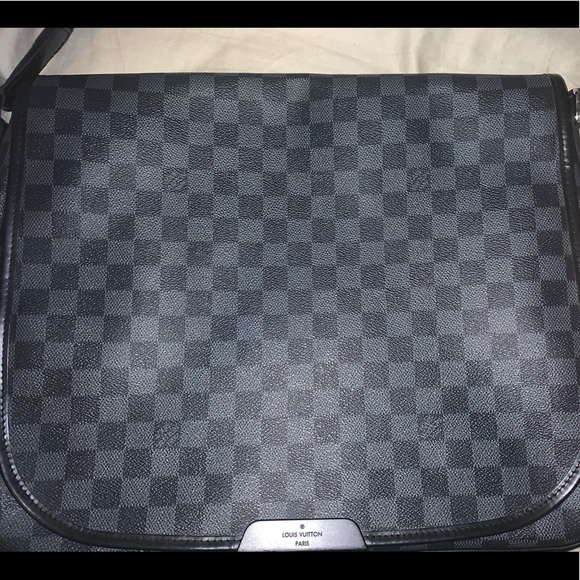 Louis Vuitton Daniel Messenger Bag Damier Graphite - Picture 1 of 4